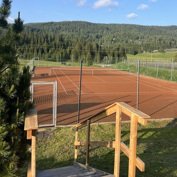 Blick auf den Tennisplatz